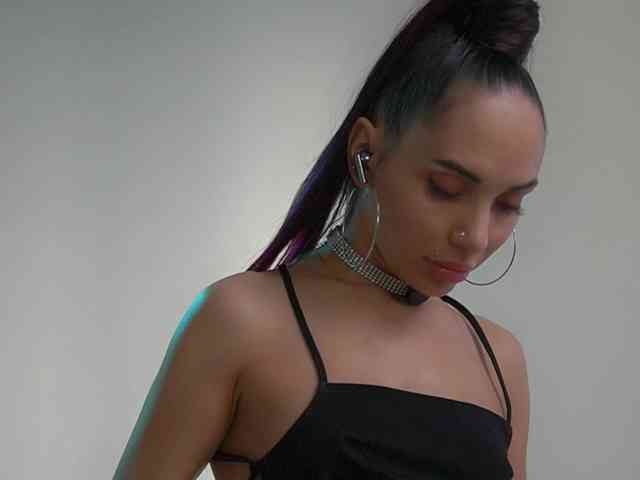 MilaMayy bongacams live cam model