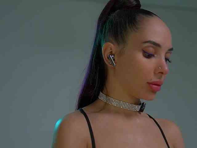 MilaMayy bongacams live cam model