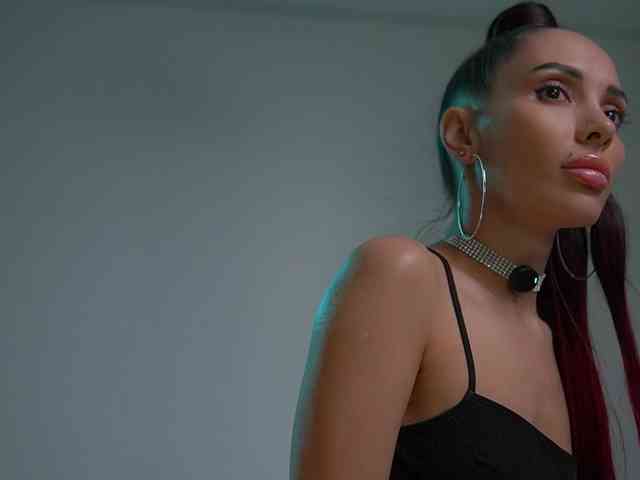 MilaMayy bongacams live cam model