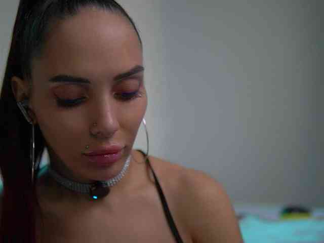 MilaMayy bongacams live cam model