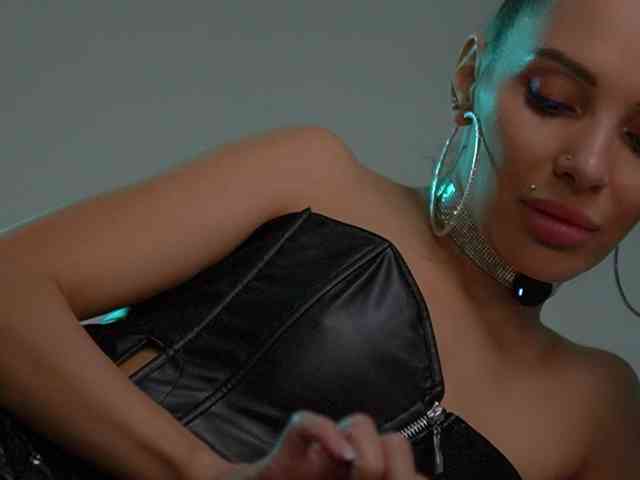 MilaMayy bongacams live cam model