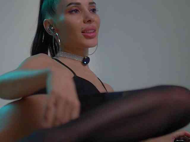 MilaMayy bongacams live cam model