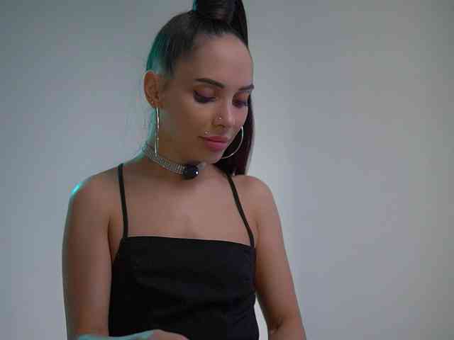 MilaMayy bongacams live cam model