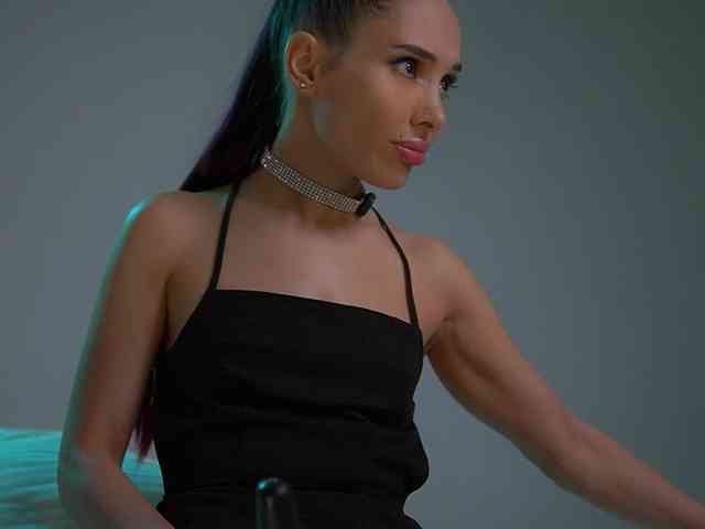 MilaMayy bongacams live cam model