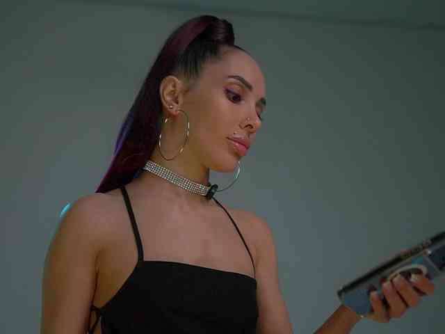 MilaMayy bongacams live cam model