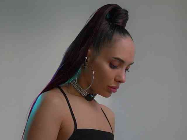 MilaMayy bongacams live cam model