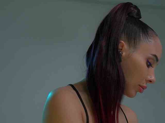 MilaMayy bongacams live cam model