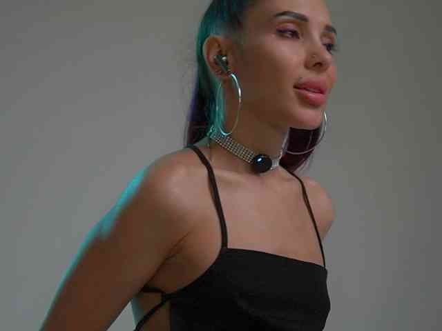 MilaMayy bongacams live cam model