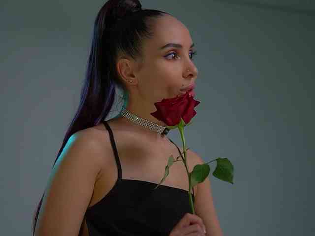 MilaMayy bongacams live cam model