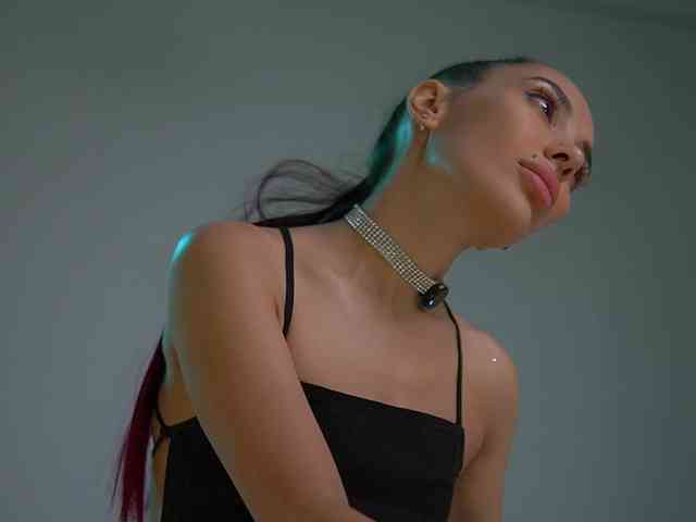 MilaMayy bongacams live cam model