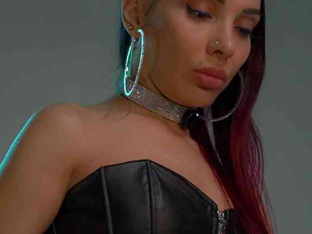 MilaMayy bongacams live cam model