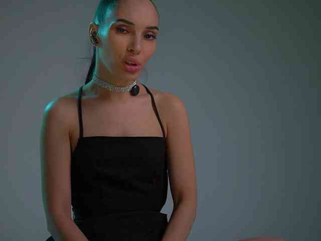 MilaMayy bongacams live cam model