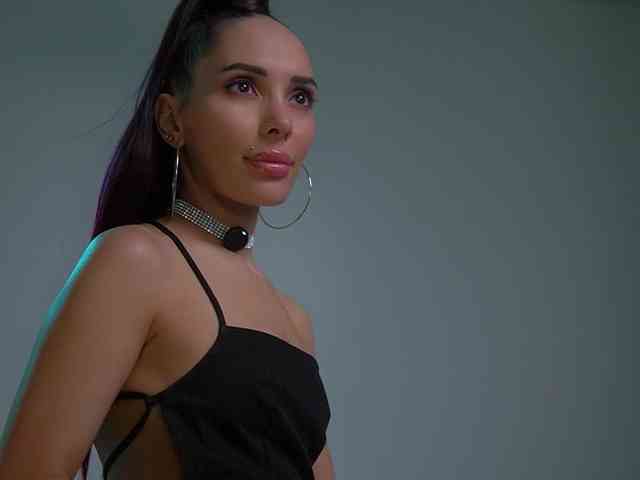 MilaMayy bongacams live cam model