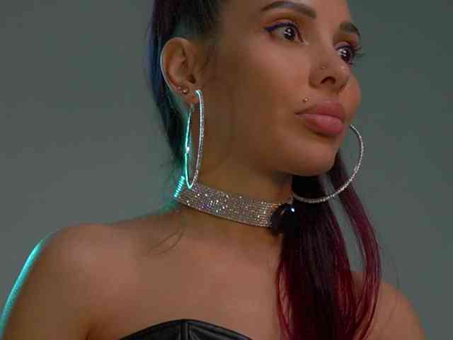 MilaMayy bongacams live cam model