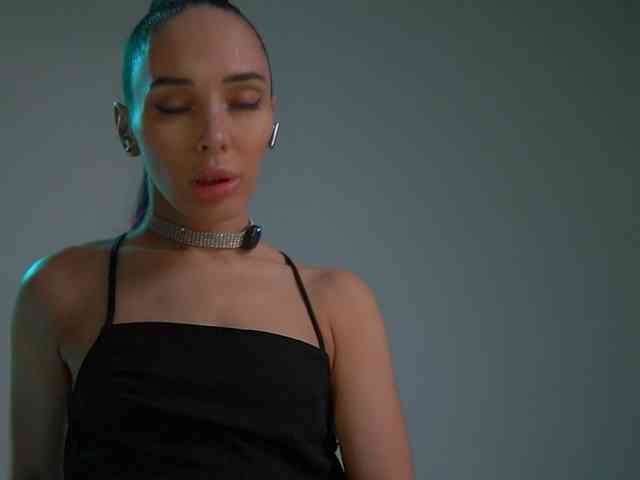 MilaMayy bongacams live cam model