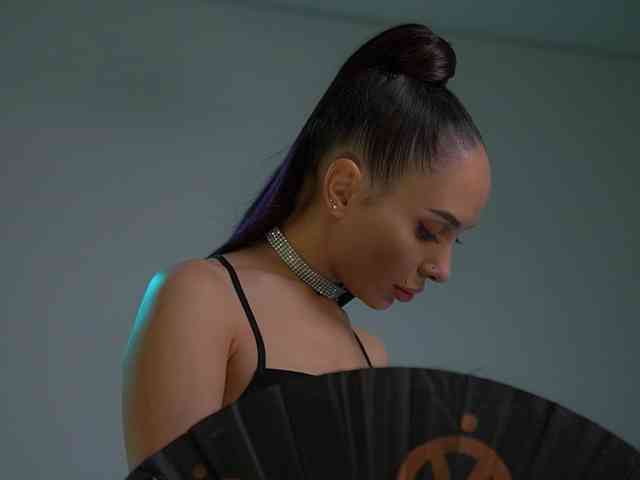 MilaMayy bongacams live cam model