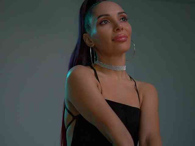 MilaMayy bongacams live cam model