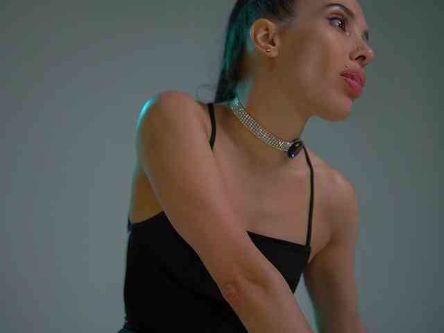 MilaMayy bongacams live cam model