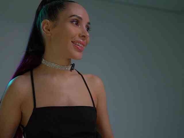 MilaMayy bongacams live cam model