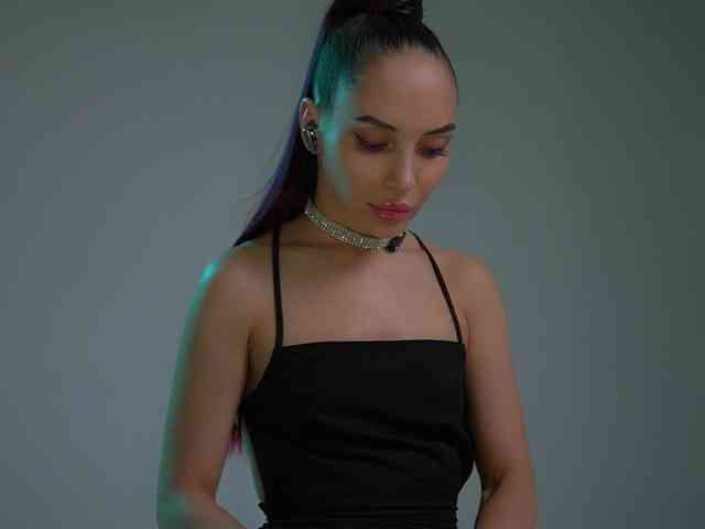 MilaMayy bongacams live cam model