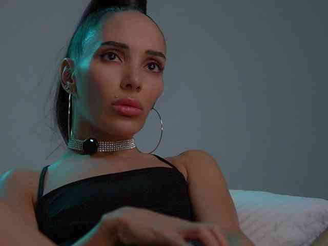 MilaMayy bongacams live cam model