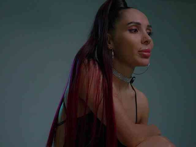 MilaMayy bongacams live cam model