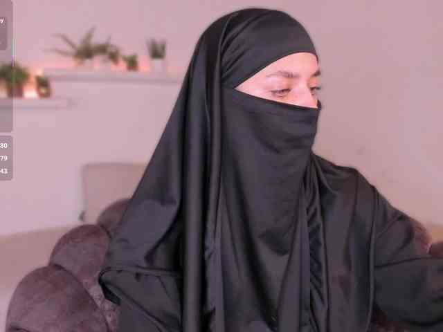 salma-arabic bongacams live cam model