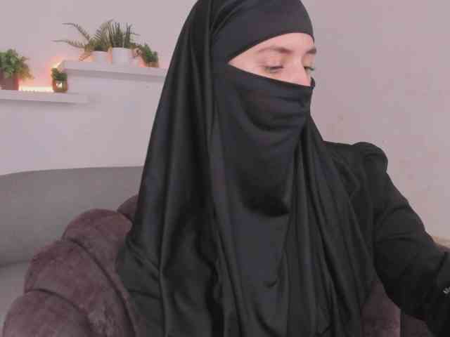 salma-arabic bongacams live cam model