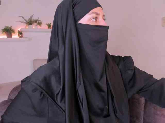 salma-arabic bongacams live cam model