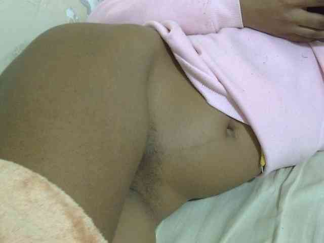Cuteavril bongacams live cam model