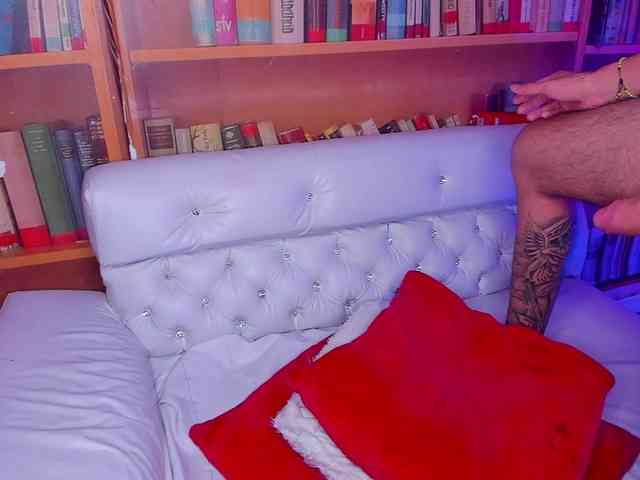 Highcouple11 bongacams live cam model