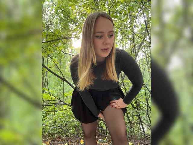 elegantbabe bongacams live cam model