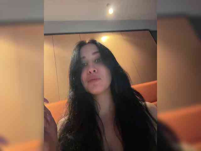 MarKaa0 bongacams live cam model