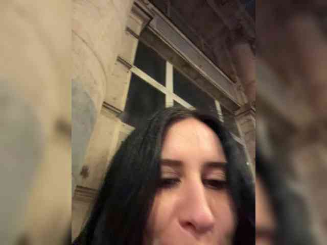 MarKaa0 bongacams live cam model