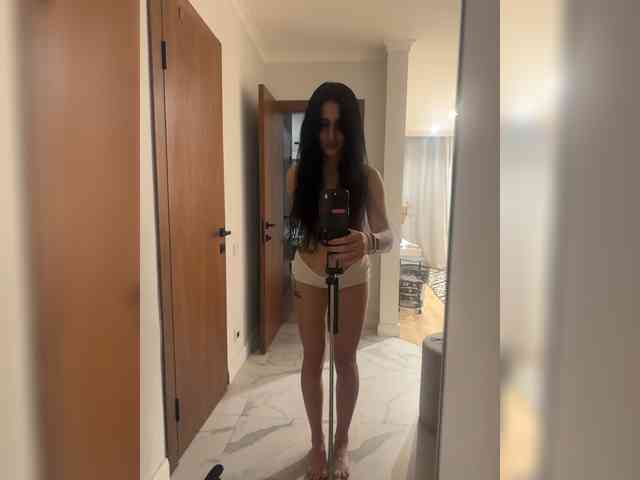 MarKaa0 bongacams live cam model