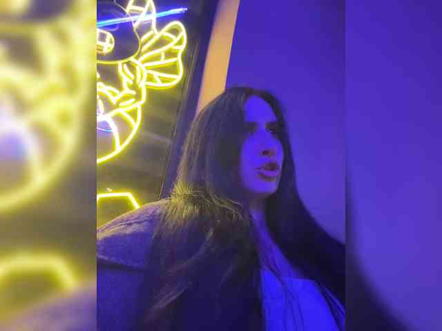 MarKaa0 bongacams live cam model