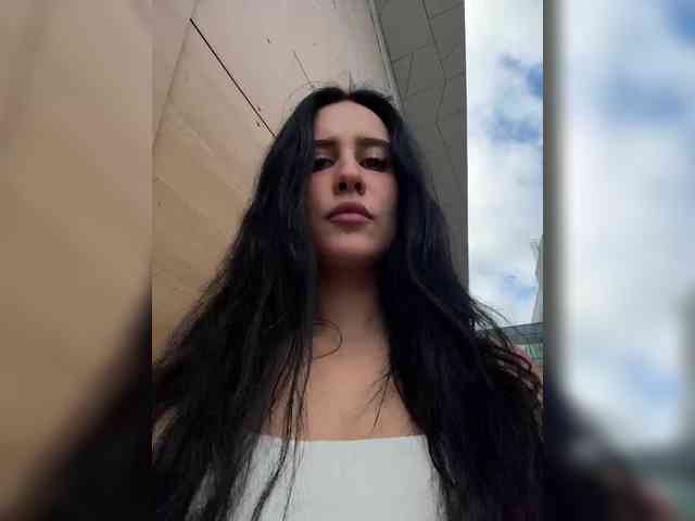 MarKaa0 bongacams live cam model