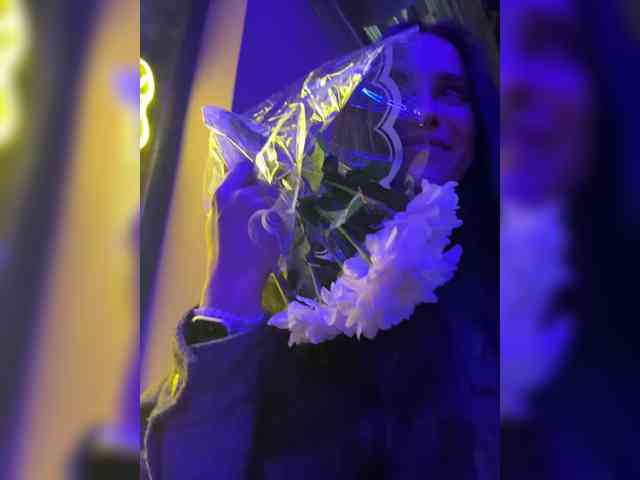 MarKaa0 bongacams live cam model