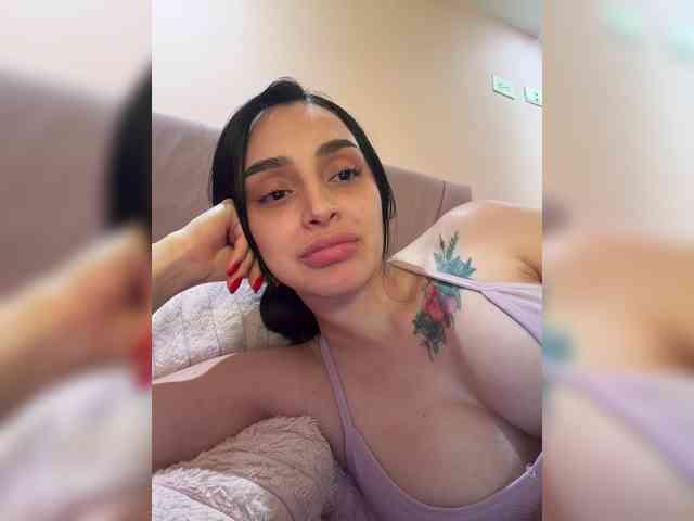 AprilRosse bongacams live cam model