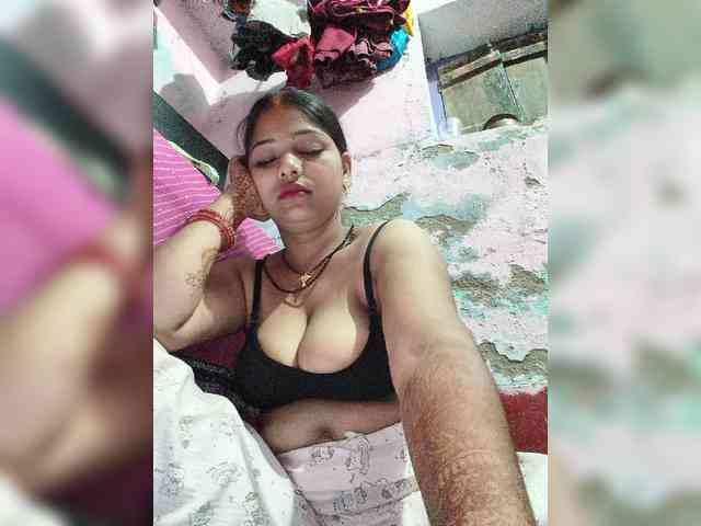 Tunnidelhi bongacams live cam model