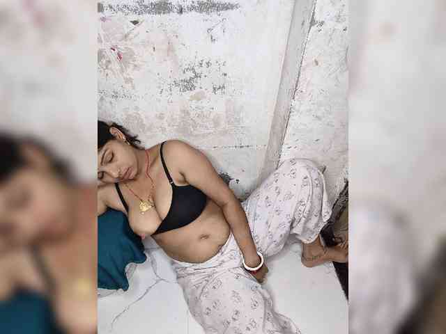 Tunnidelhi bongacams live cam model