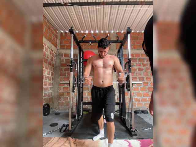 Alannafit bongacams live cam model