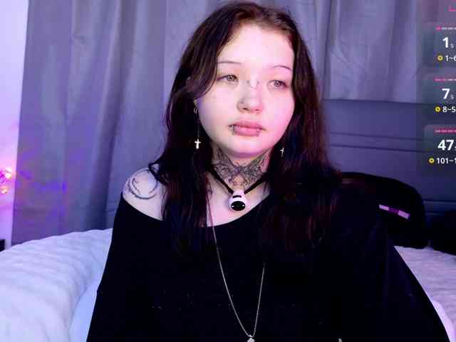 Leinbone bongacams live cam model