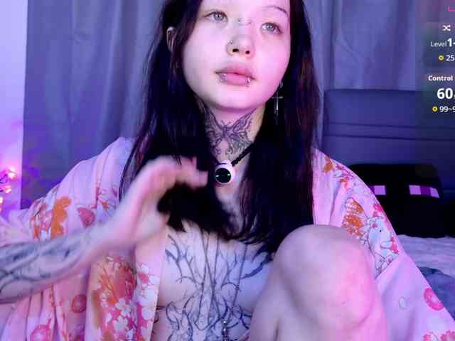 Leinbone bongacams live cam model