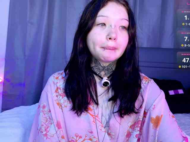 Leinbone bongacams live cam model