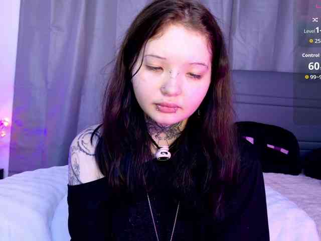 Leinbone bongacams live cam model