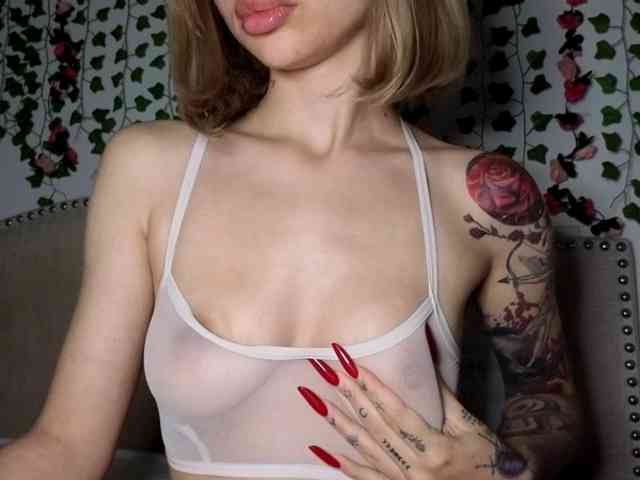 Xoxcat bongacams live cam model