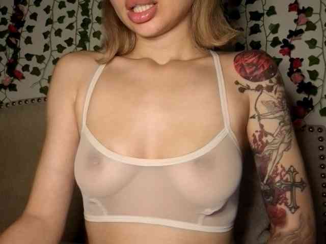 Xoxcat bongacams live cam model