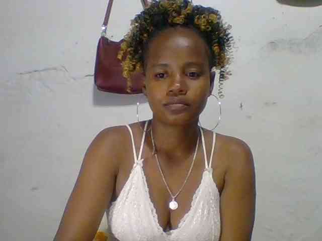 Marceliahh bongacams live cam model