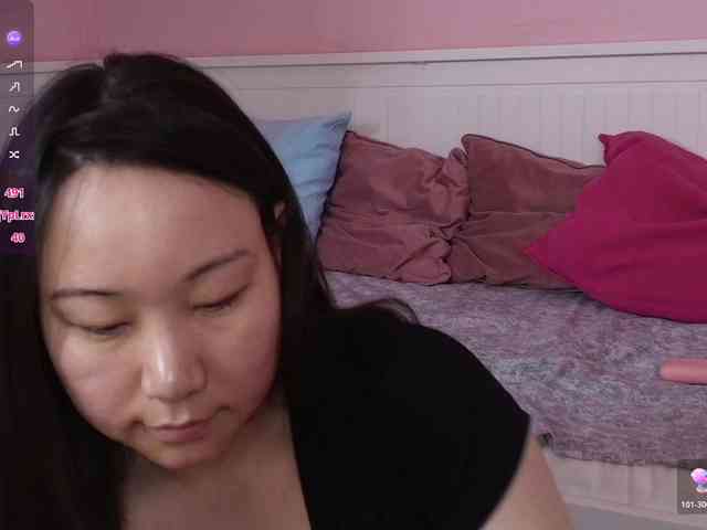 Inari-Okami bongacams live cam model